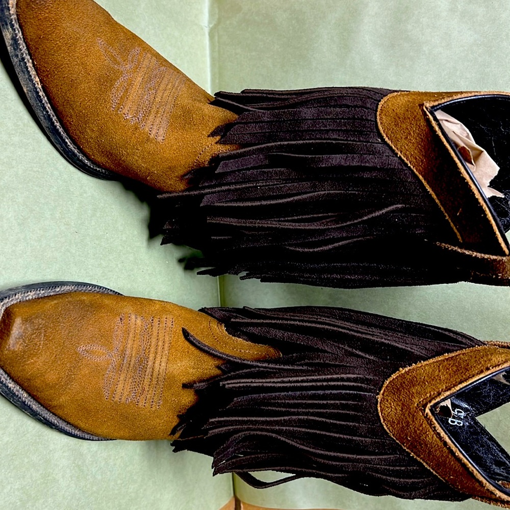 Ariat ladies boots with fringe 
Great for line dancing or any western theme